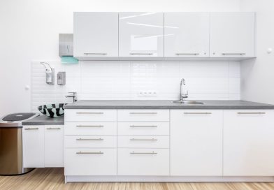Interior,Of,Modern,Clinic,Office,With,White,Cabinets